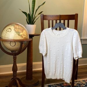 🤍 NWOT Anthropologie pommed sweater top short sleeved puff sleeve dots L